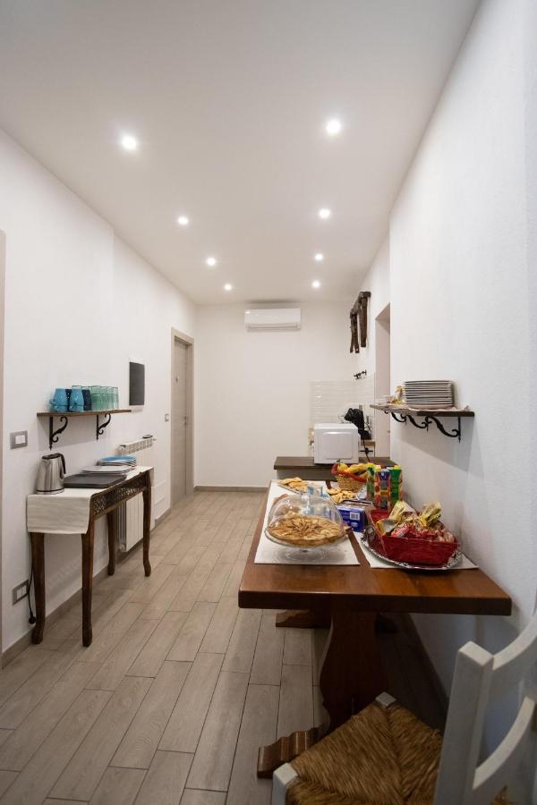 Un Posto Al Sole Bed & Breakfast Molino Nuovo  Exterior photo