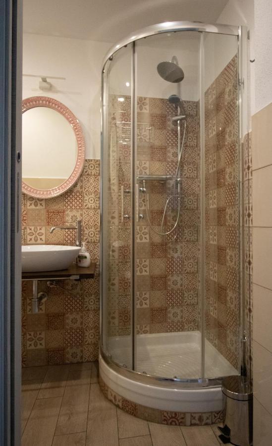Un Posto Al Sole Bed & Breakfast Molino Nuovo  Exterior photo
